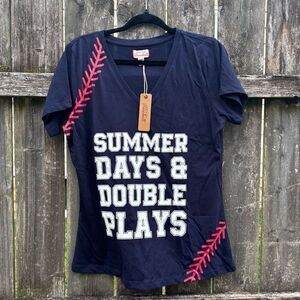 Quagga Baseball Graphic V-neck T-Shirt NWT Large